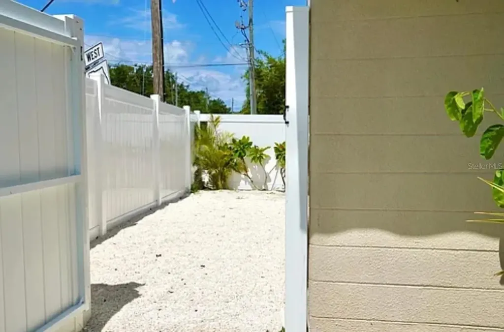 1761 Siesta Drive & 1760 Wisconsin Lane Sarasota FL 34239