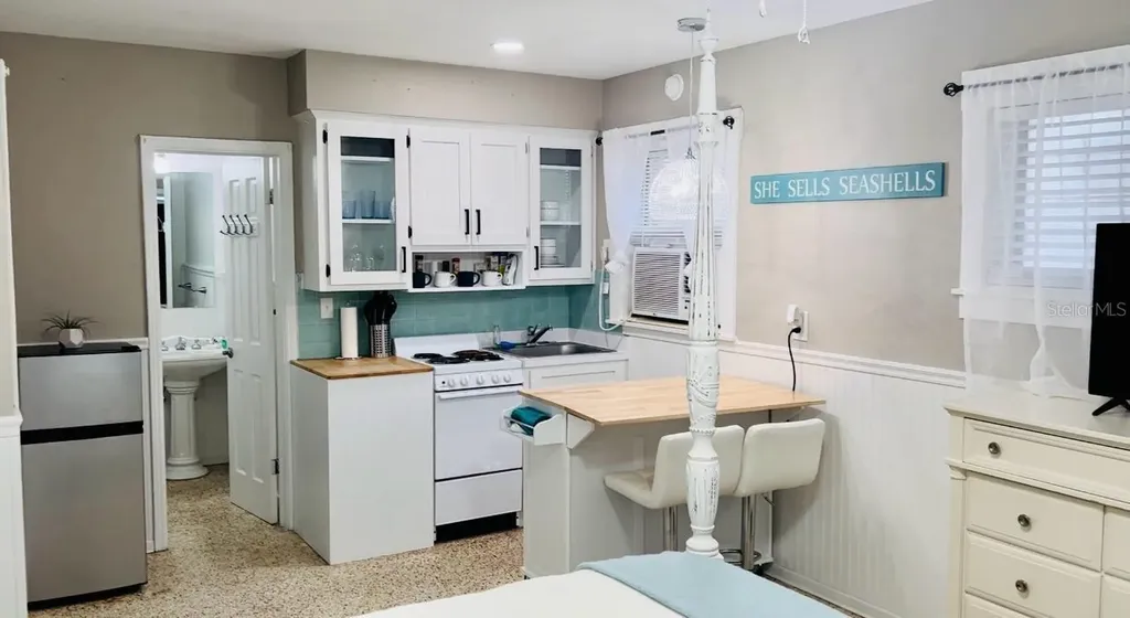 1761 Siesta Drive & 1760 Wisconsin Lane Sarasota FL 34239