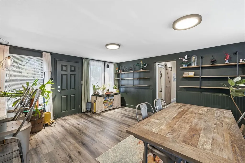 1709 NE Lambright Street Tampa FL 33610
