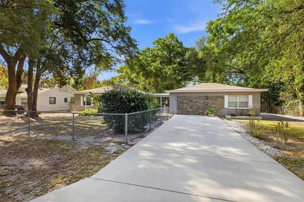 1709 NE Lambright Street Tampa FL 33610