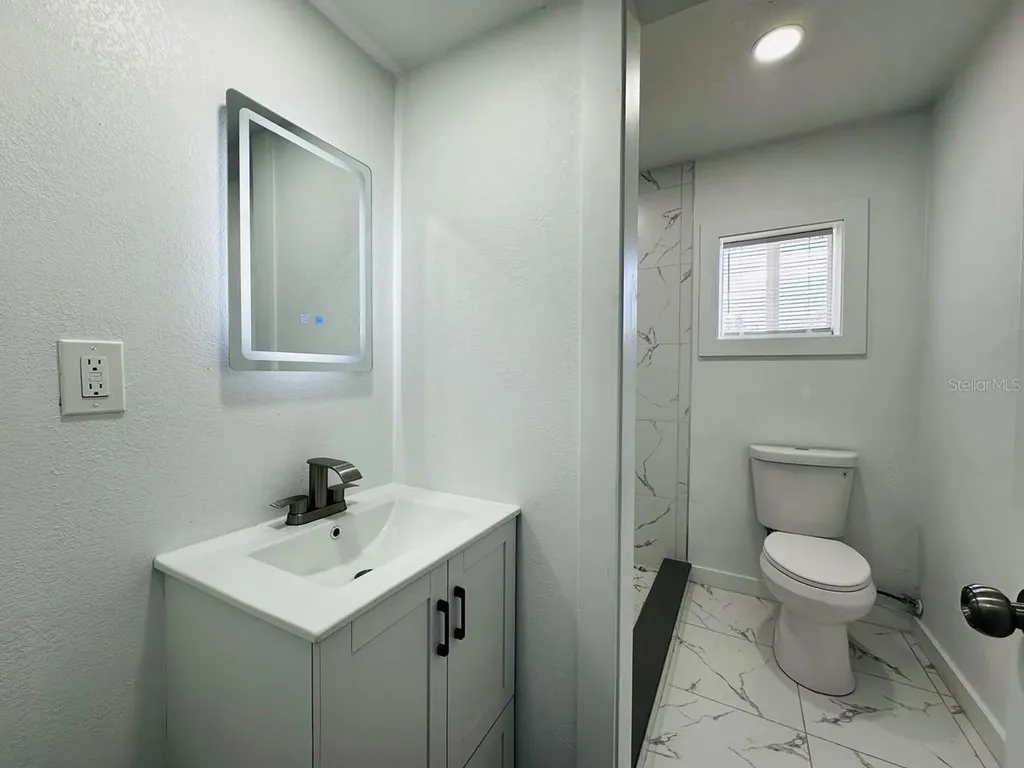 136 Lynbrook Drive Orlando FL 32807