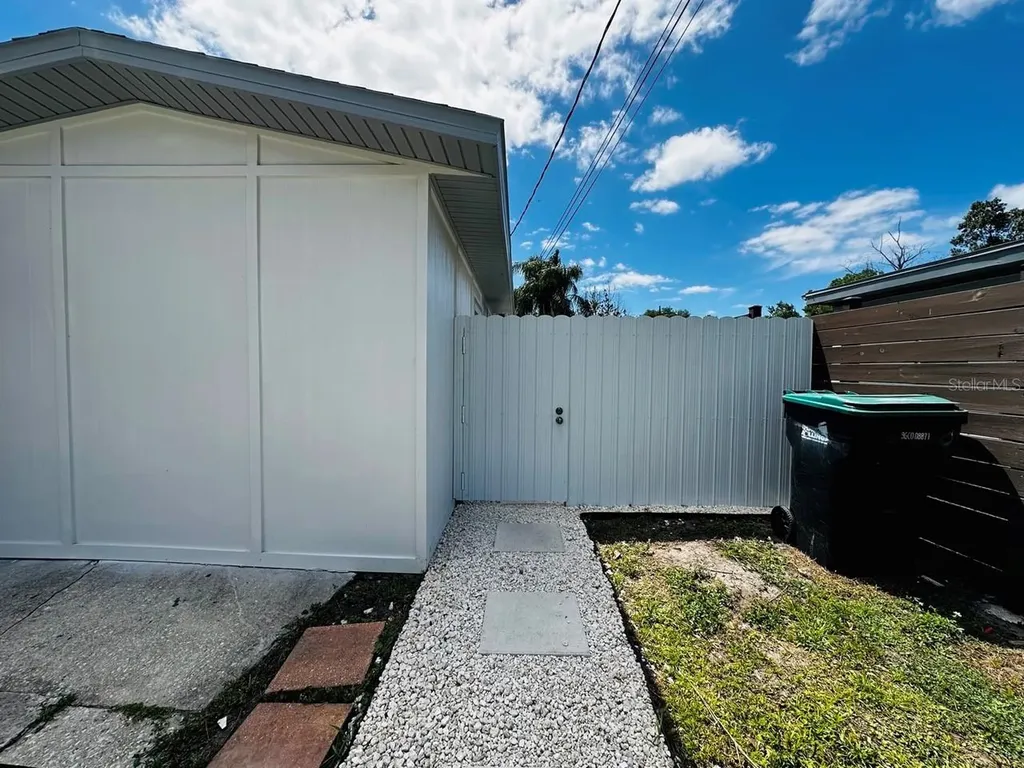 136 Lynbrook Drive Orlando FL 32807