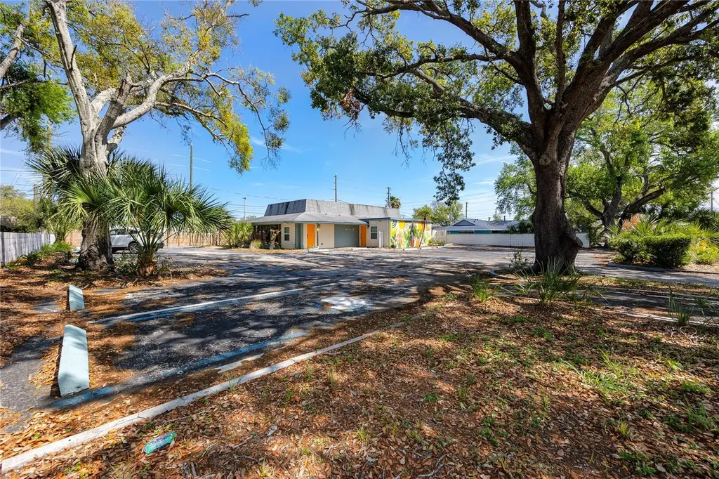 3527 1st Avenue S St Petersburg FL 33711