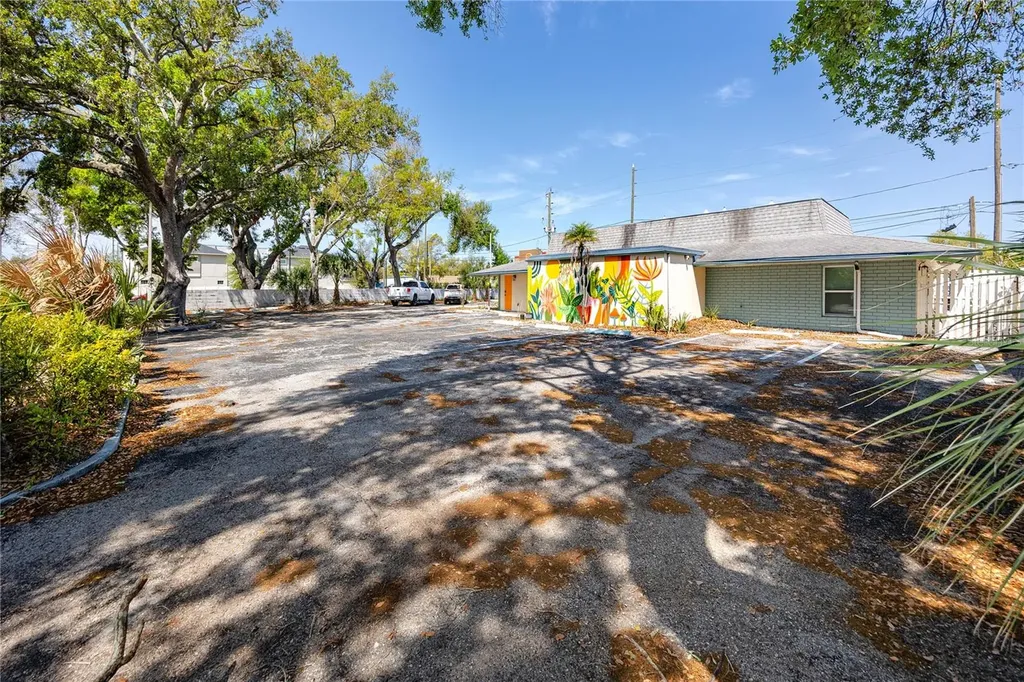 3527 1st Avenue S St Petersburg FL 33711