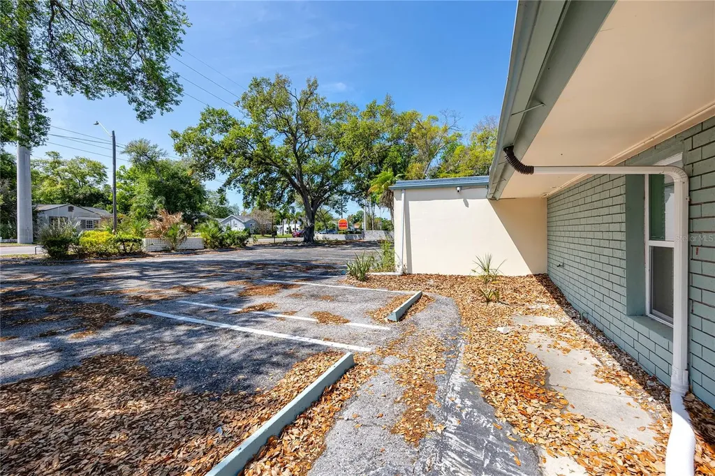 3527 1st Avenue S St Petersburg FL 33711