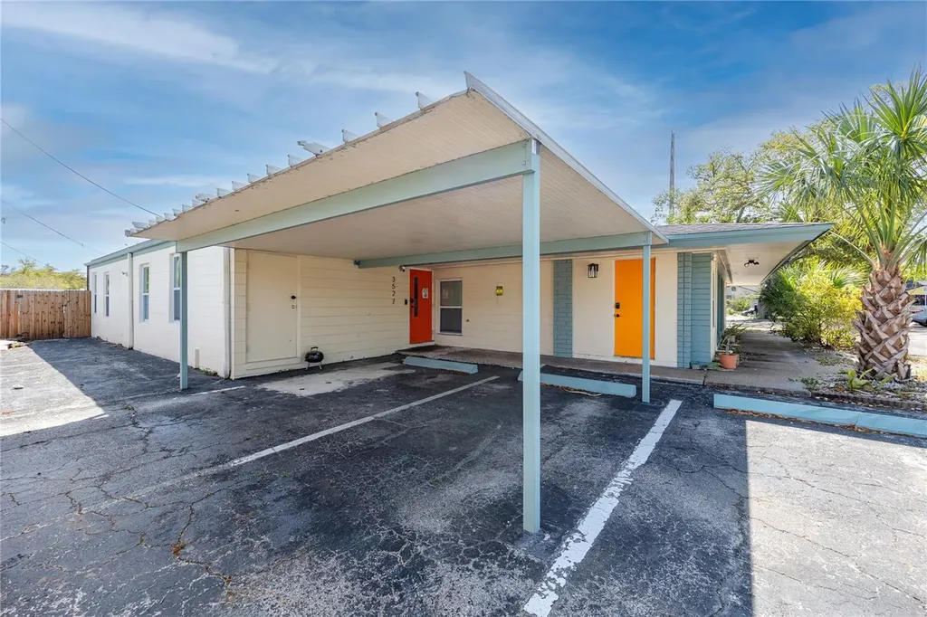 3527 1st Avenue S St Petersburg FL 33711