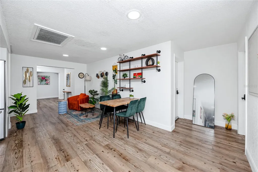 3527 1st Avenue S St Petersburg FL 33711