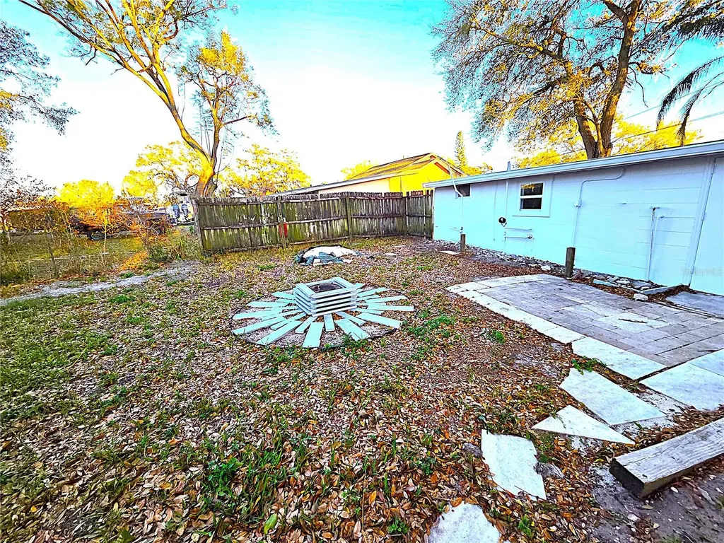 360 5th Avenue NW Largo FL 33770
