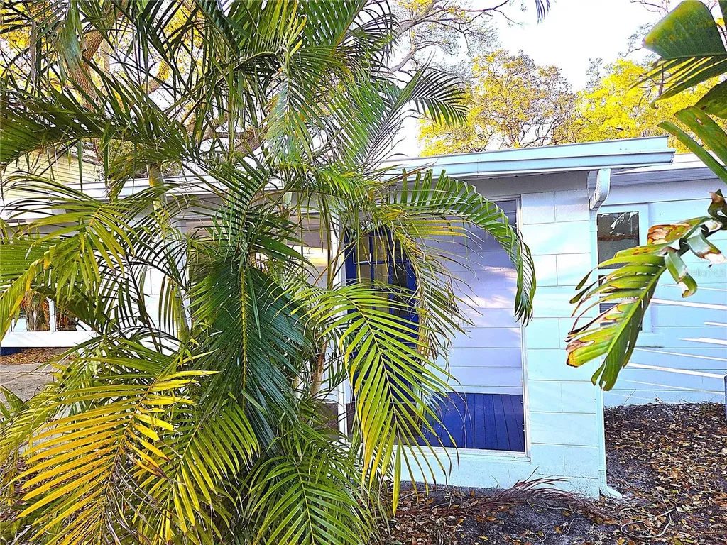 360 5th Avenue NW Largo FL 33770