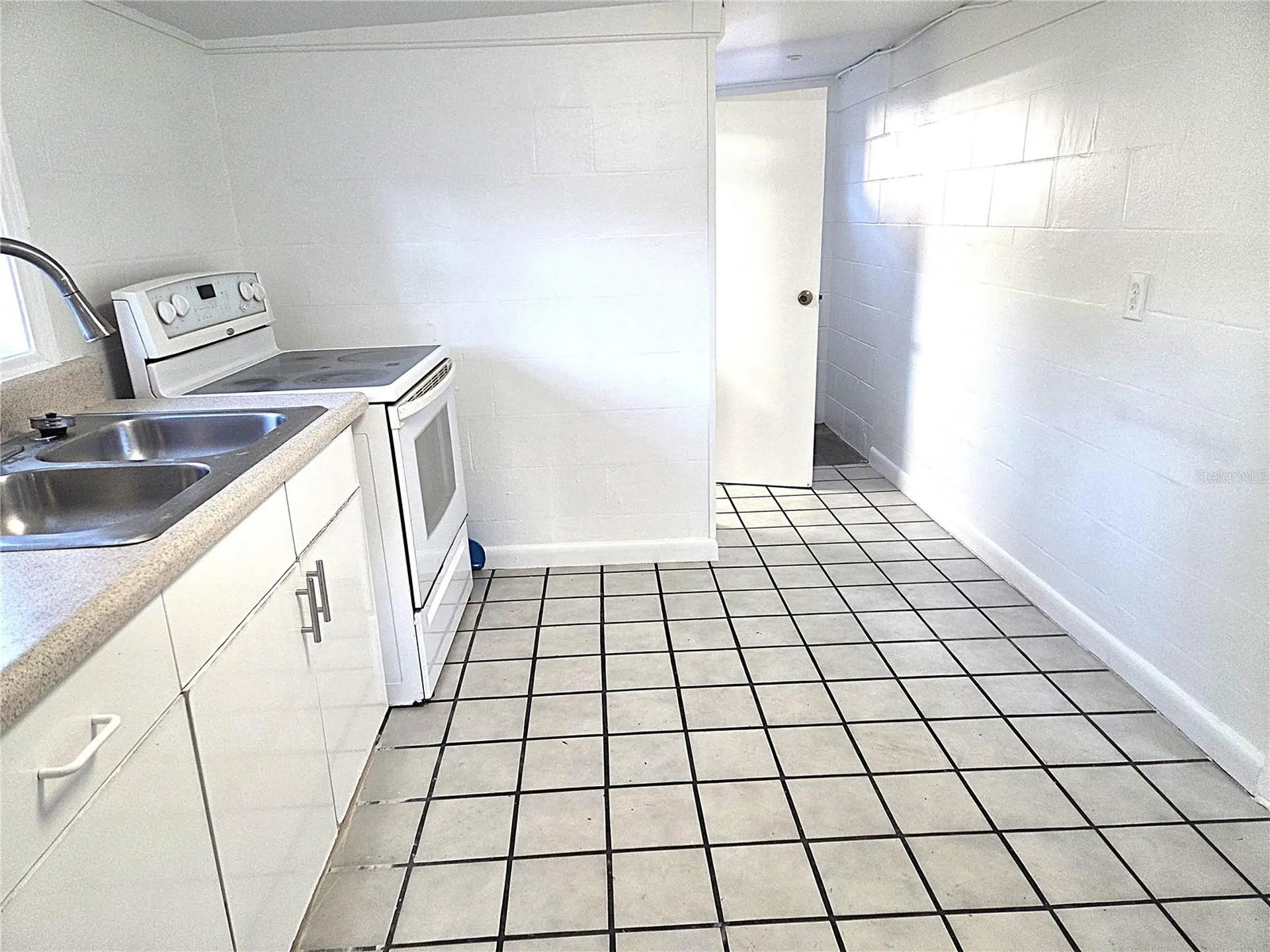 360 5th Avenue NW Largo FL 33770