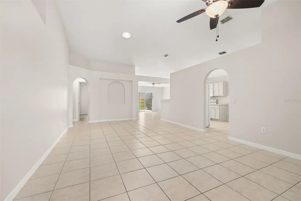 624 Blake Avenue Davenport FL 33897