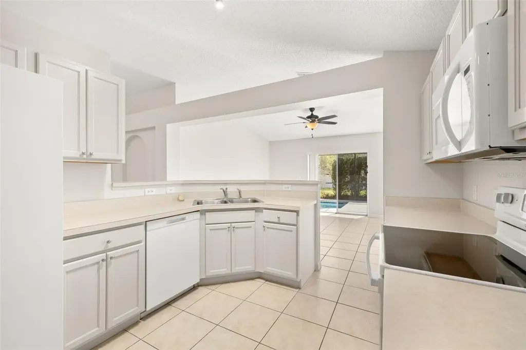 624 Blake Avenue Davenport FL 33897