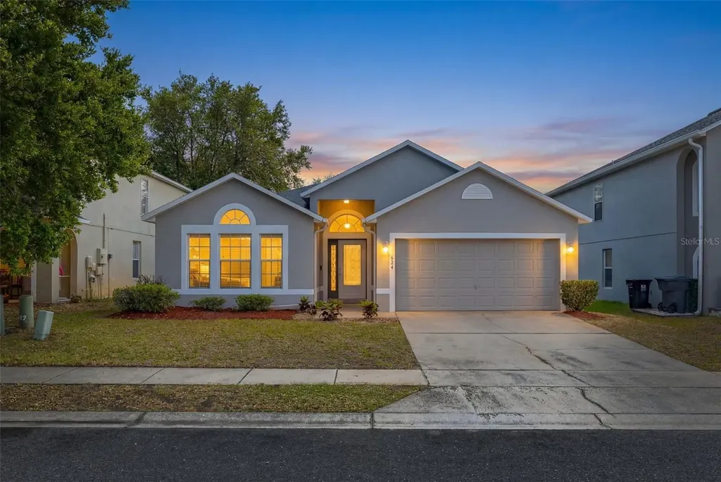 624 Blake Avenue Davenport FL 33897