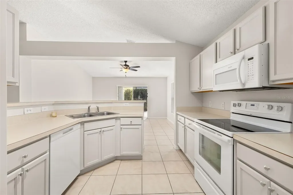 624 Blake Avenue Davenport FL 33897