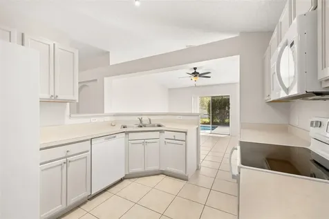 624 Blake Avenue Davenport FL 33897