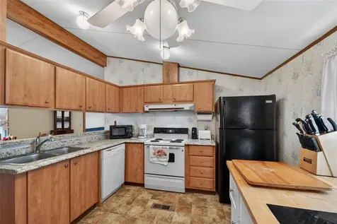 4100 Carefree Way Zephyrhills FL 33541