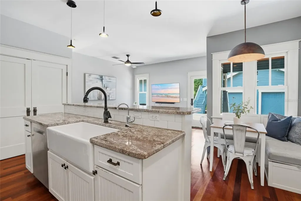 2116 W Watrous Avenue Tampa FL 33606