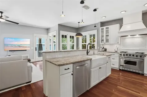 2116 W Watrous Avenue Tampa FL 33606