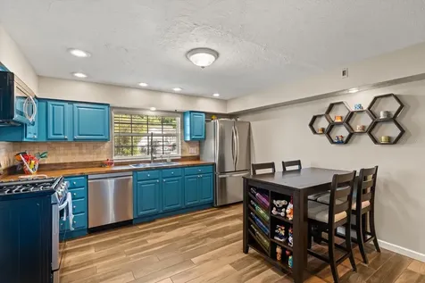 2 W Steele Street Orlando FL 32804