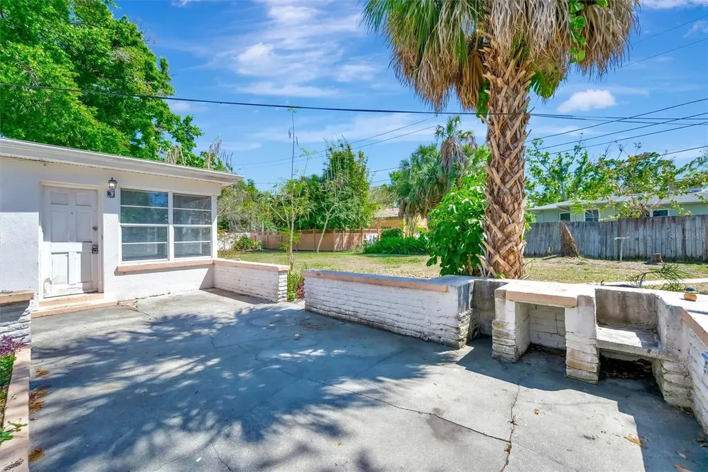 6348 7th Avenue N St Petersburg FL 33710