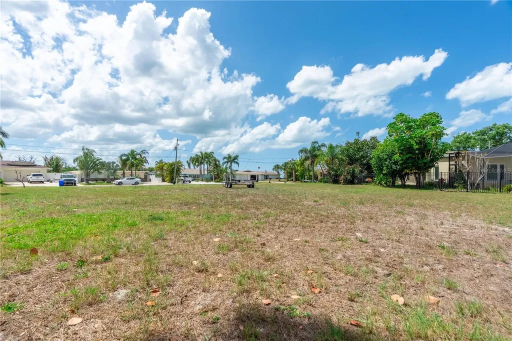 1121 S Florida Avenue Tarpon Springs FL 34689