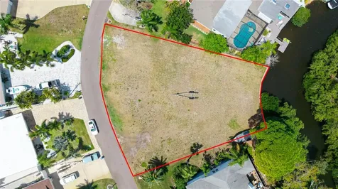1121 S Florida Avenue Tarpon Springs FL 34689