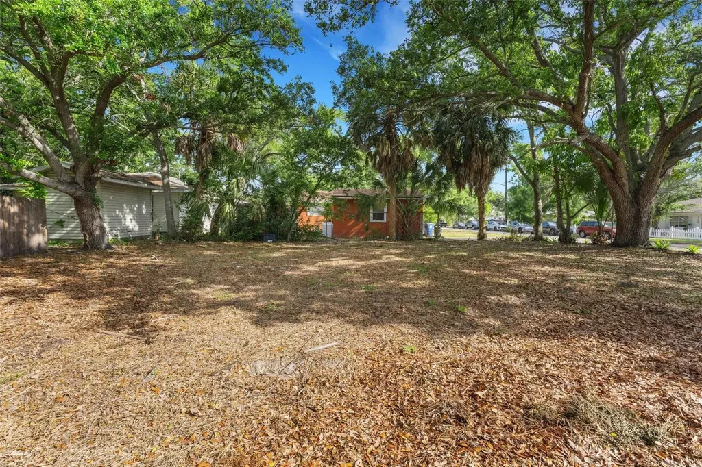 2715 5th Street S St Petersburg FL 33705