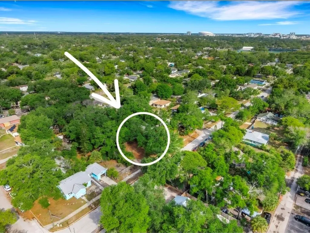 2715 5th Street S St Petersburg FL 33705