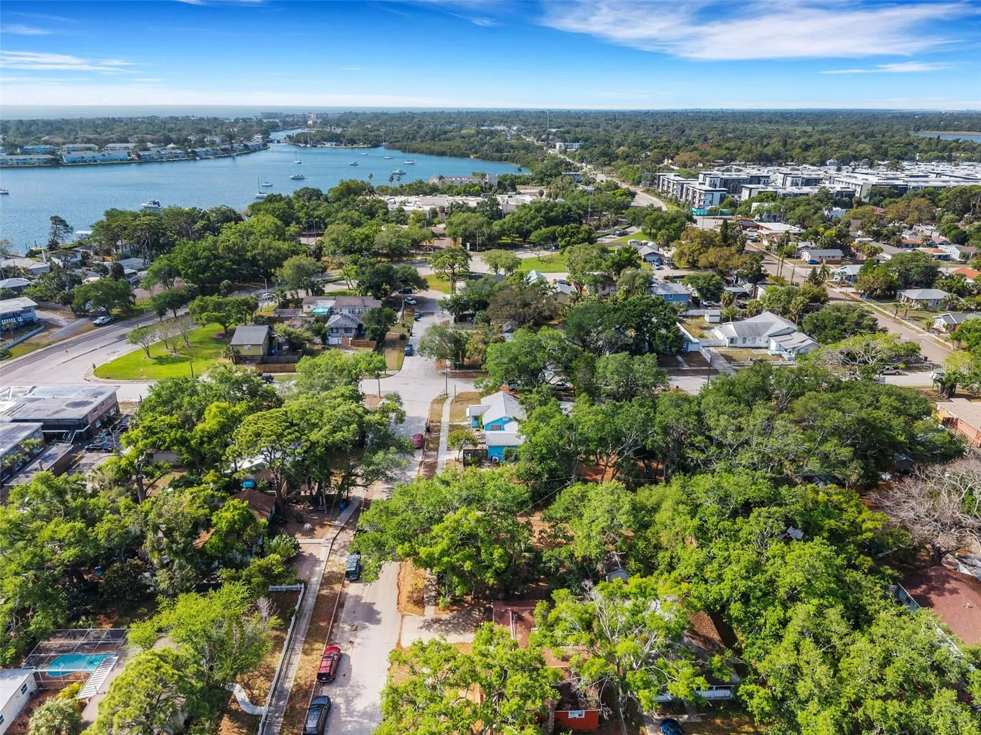 2715 5th Street S St Petersburg FL 33705
