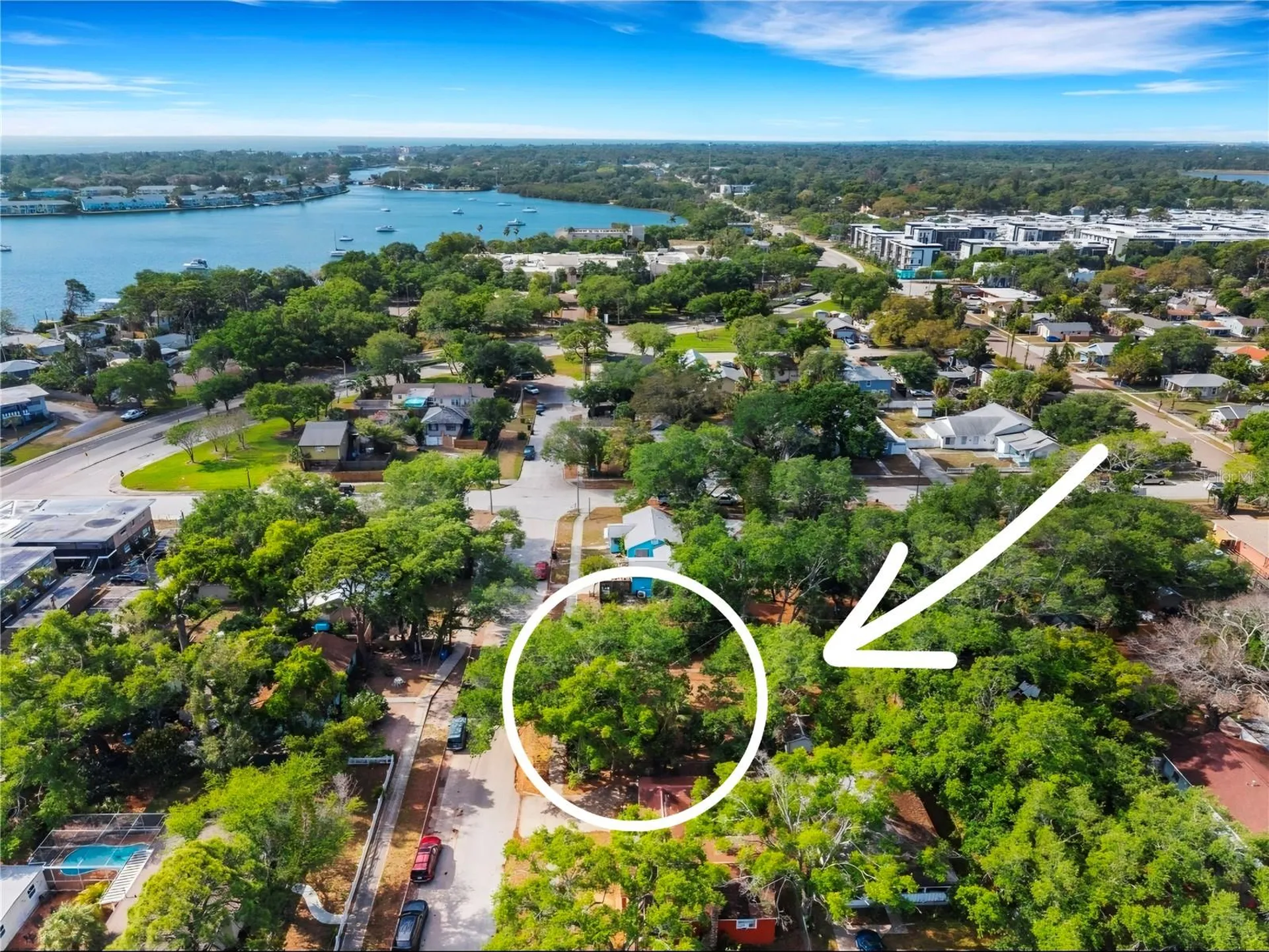 2715 5th Street S St Petersburg FL 33705