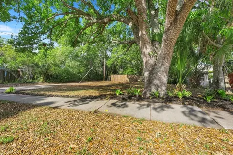 2715 5th Street S St Petersburg FL 33705