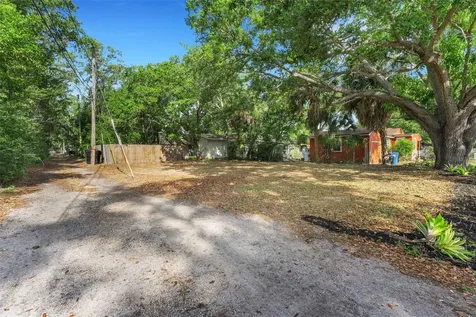 2715 5th Street S St Petersburg FL 33705