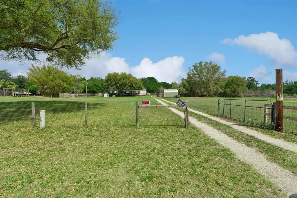 33601 Tammy Lane Wesley Chapel FL 33543