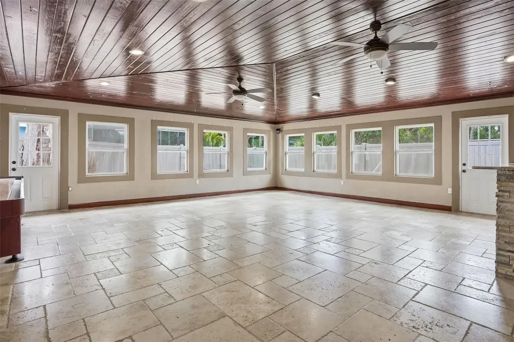2121 Park Street N St Petersburg FL 33710