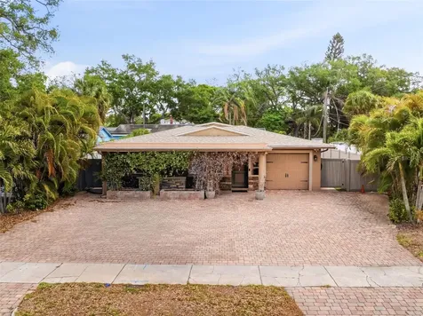 2121 Park Street N St Petersburg FL 33710