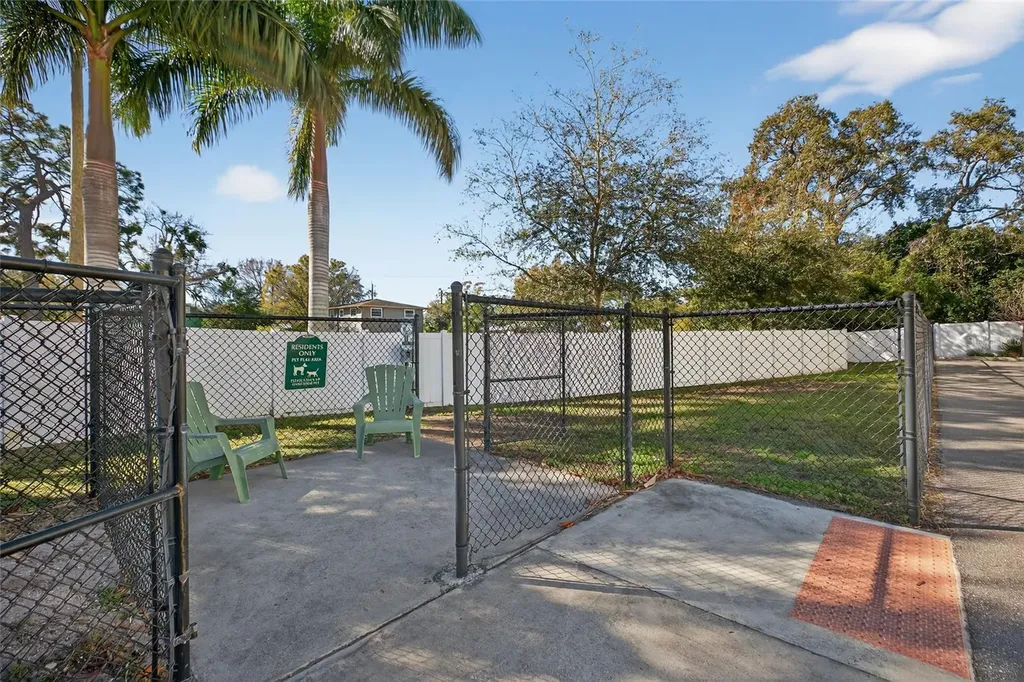 2526 13th Avenue N St Petersburg FL 33713