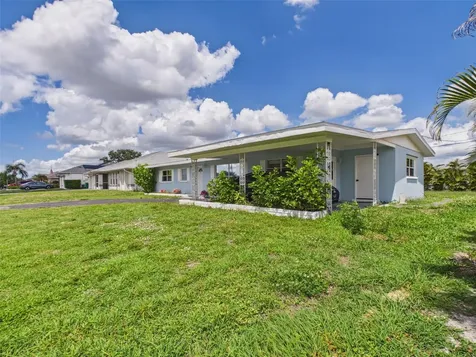 420 Greenwich Avenue NW Port Charlotte FL 33952