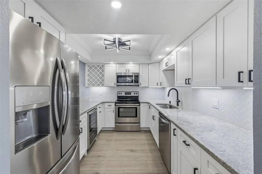7520 Sunshine Skyway Lane S St Petersburg FL 33711