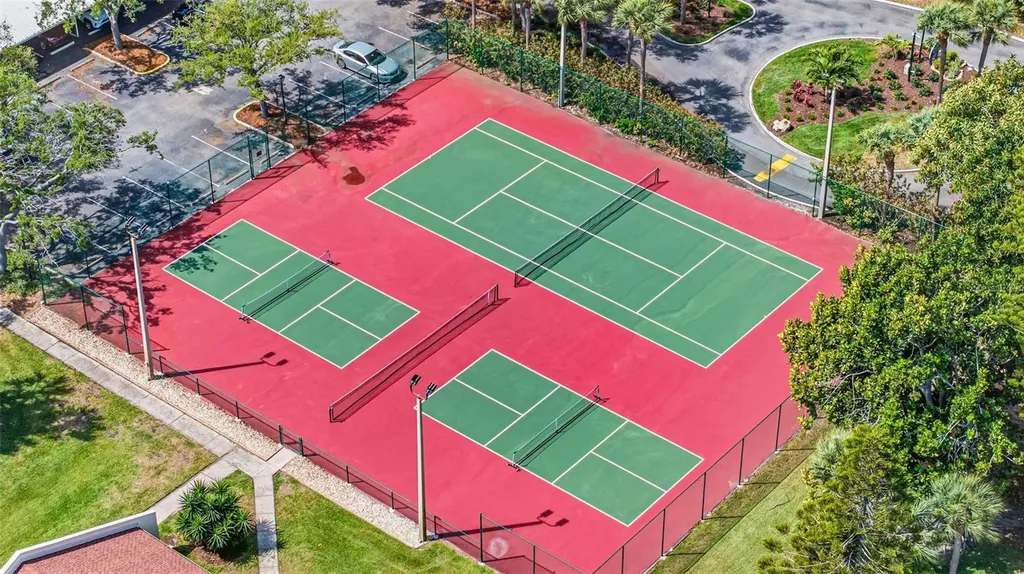 7520 Sunshine Skyway Lane S St Petersburg FL 33711
