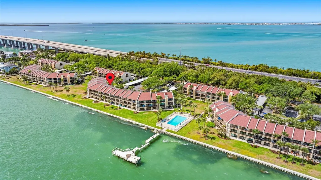 7520 Sunshine Skyway Lane S St Petersburg FL 33711