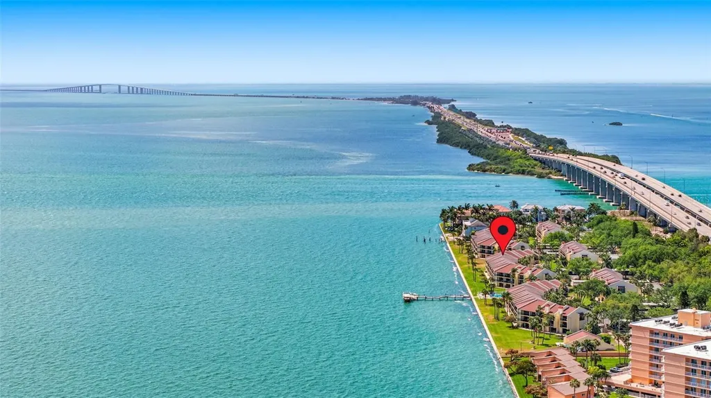7520 Sunshine Skyway Lane S St Petersburg FL 33711