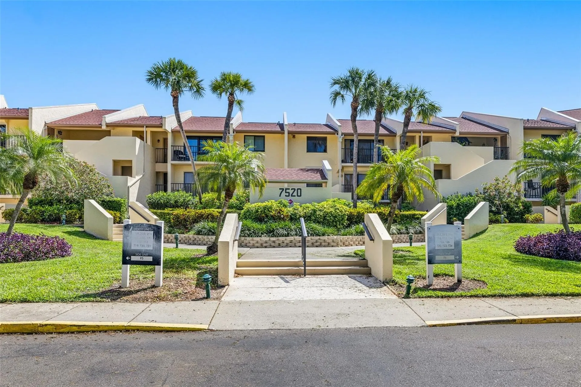 7520 Sunshine Skyway Lane S St Petersburg FL 33711