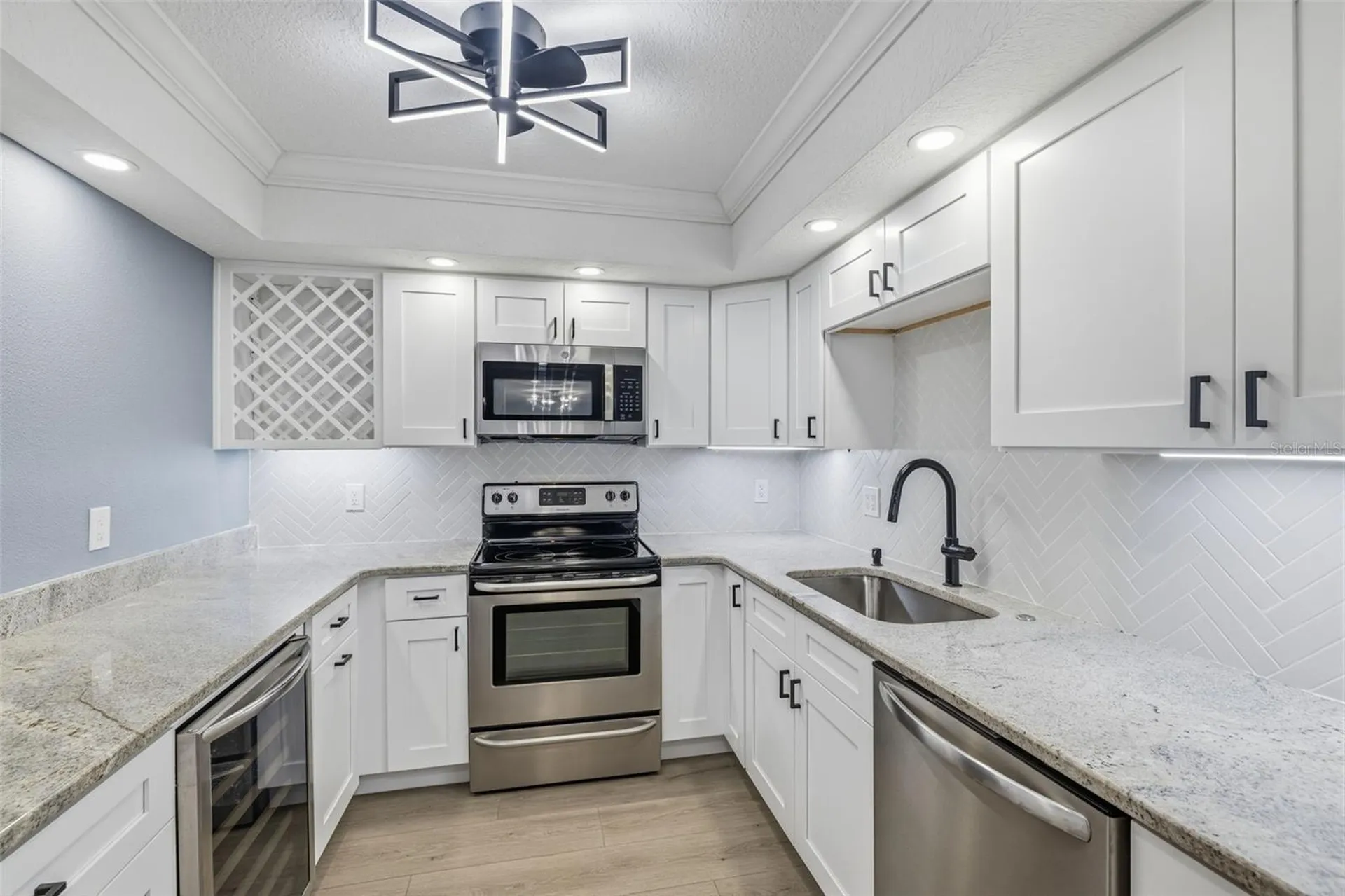 7520 Sunshine Skyway Lane S St Petersburg FL 33711