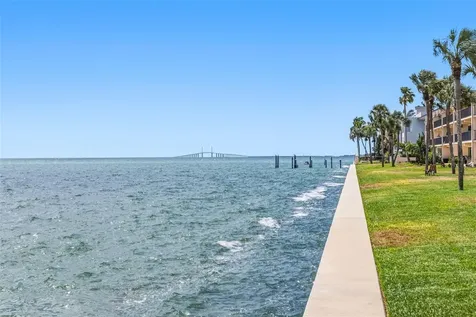 7520 Sunshine Skyway Lane S St Petersburg FL 33711