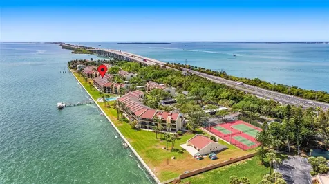 7520 Sunshine Skyway Lane S St Petersburg FL 33711