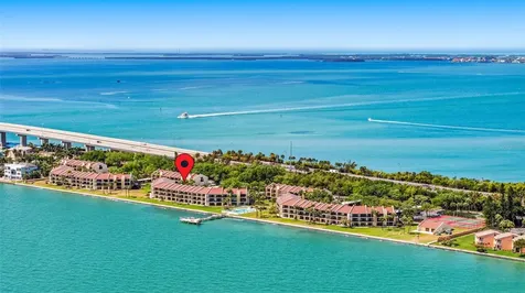 7520 Sunshine Skyway Lane S St Petersburg FL 33711