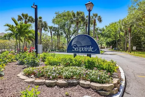 7520 Sunshine Skyway Lane S St Petersburg FL 33711