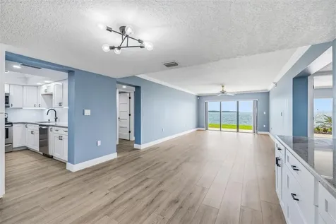 7520 Sunshine Skyway Lane S St Petersburg FL 33711