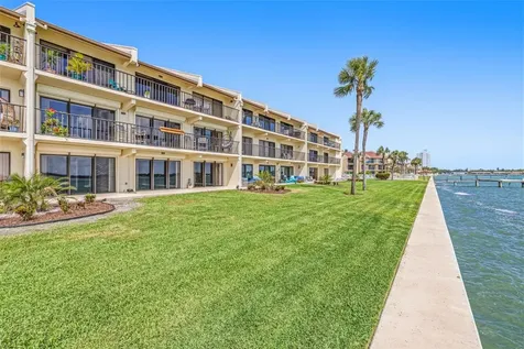 7520 Sunshine Skyway Lane S St Petersburg FL 33711