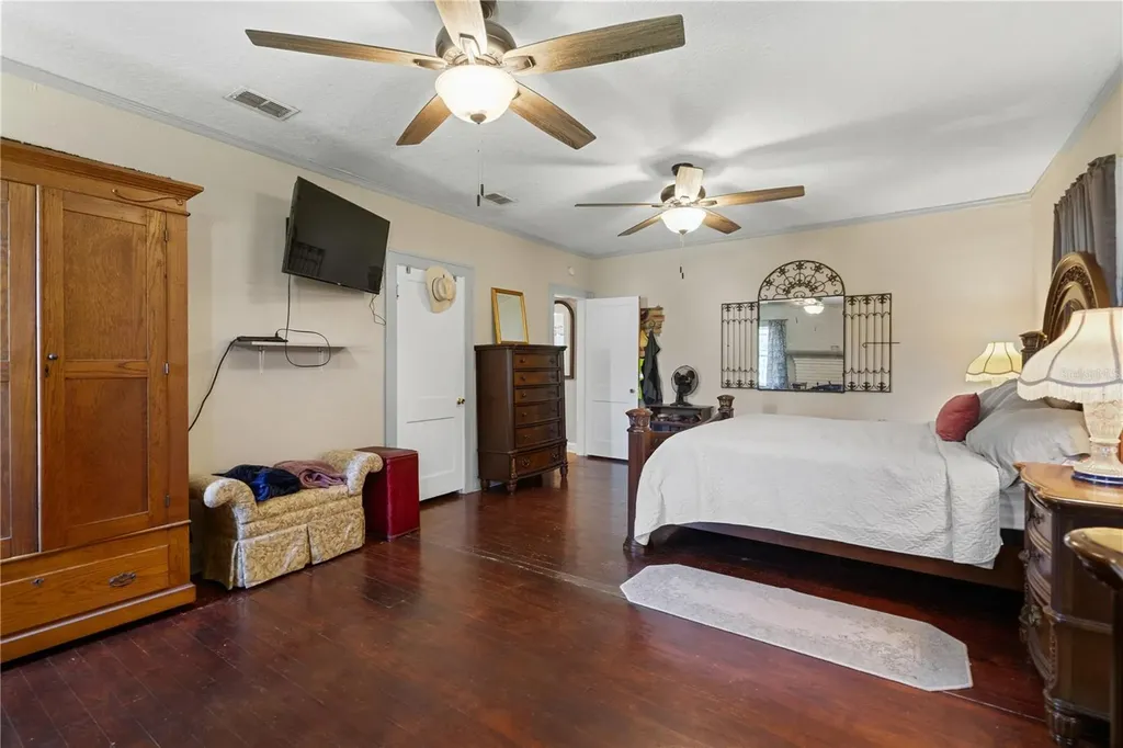 530 S 7th Street Lake Wales FL 33853